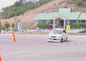 낳